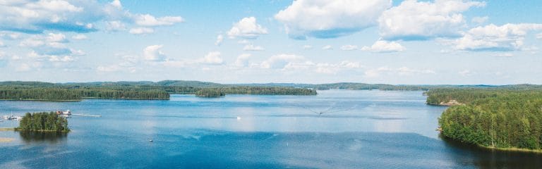 Järvimaisema Suomesta.