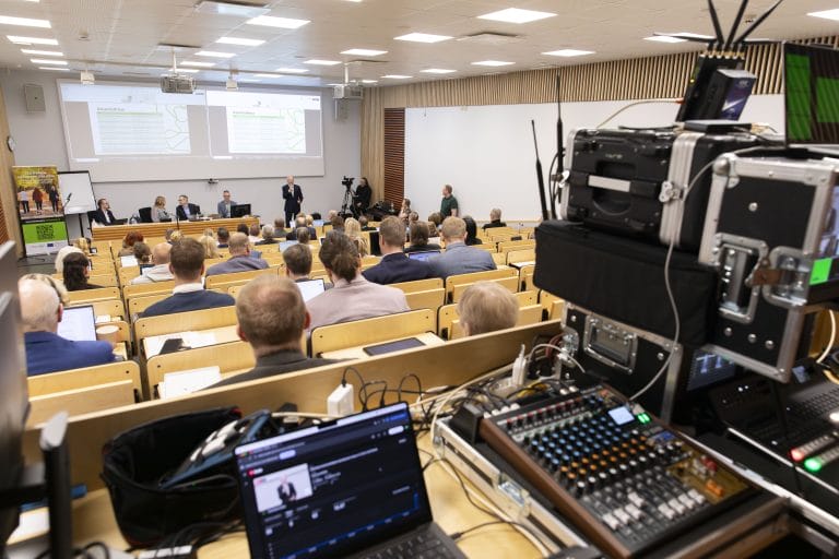 Streamkaluastoa Eloisan valtuuston kokouksessa