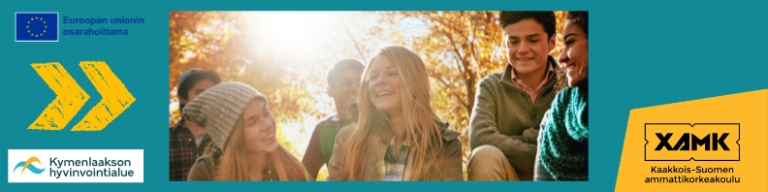 Kuvassa iloisia ihmisiä, joiden selän takaa kajastaa kirkas valo