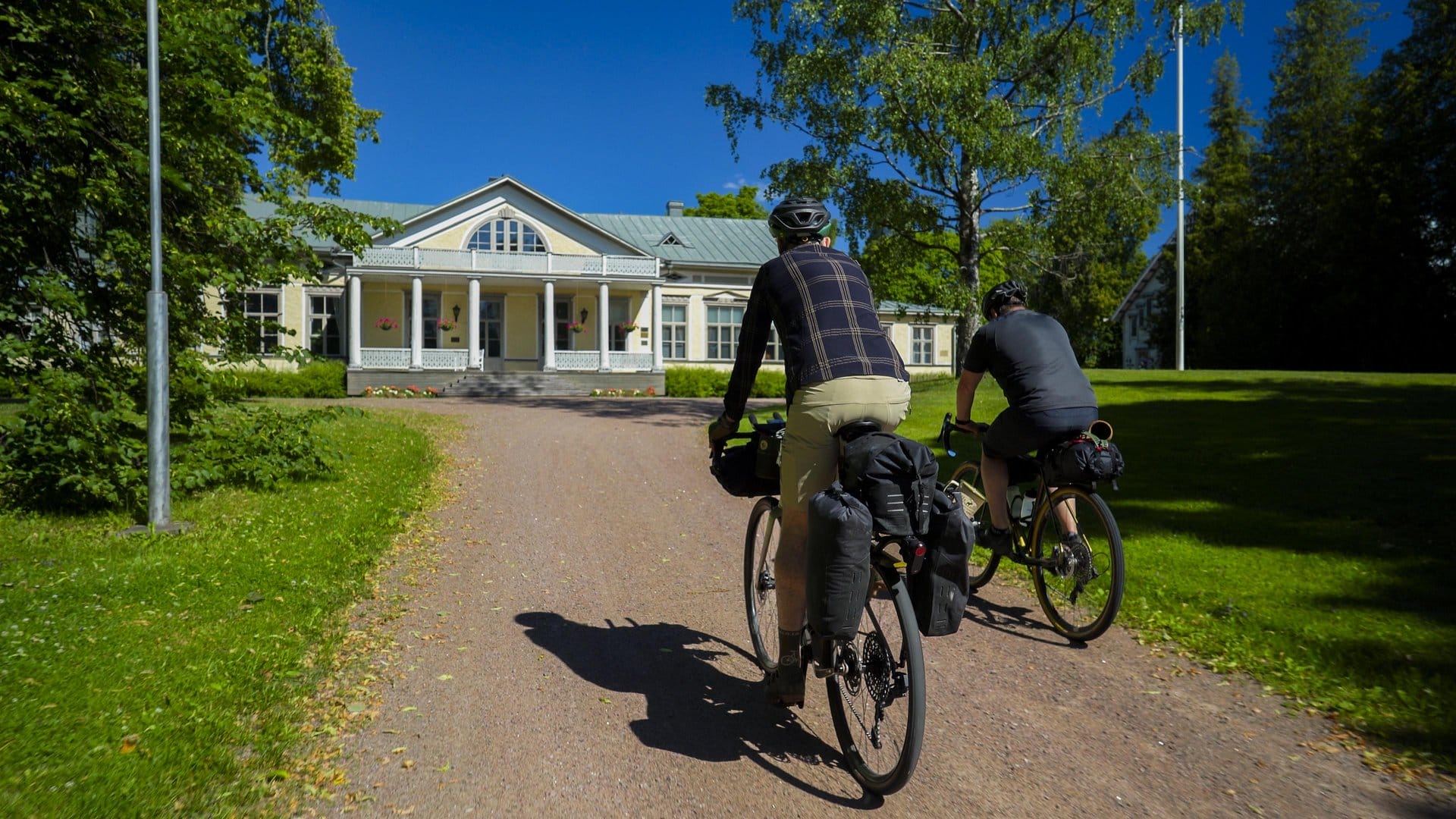 salpalinjakuva pyöräilijöistä