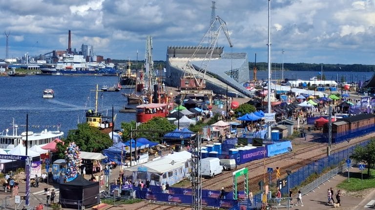 Meripäivähumua Kotkan Kantasatamassa
