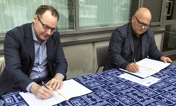 Savonlinnan kaupunginjohtaja Janne Laine ja Xamk Oy:n hallituksen puheenjohtaja Jyrki Koivikko allekirjoittivat aiesopimuksen 11.6.2020. 